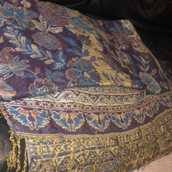 Purple Pashmina - Picture 3 of 8